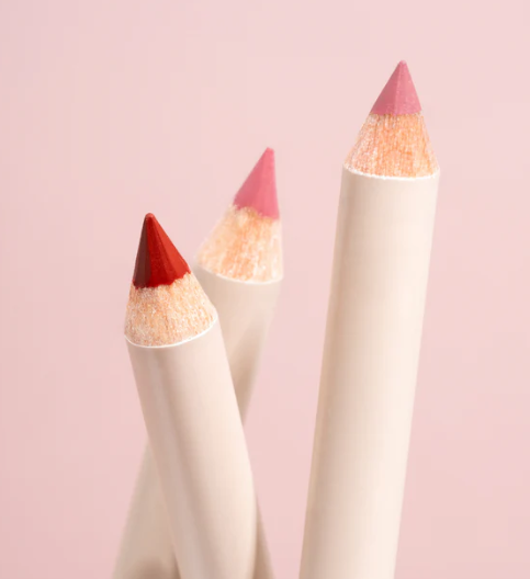 Lápiz Delineador Color Pencil Atenea – Color Intenso y Precisión para Labios